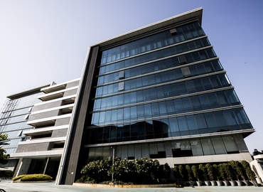 Explore suitable a 800 m² Shared workspace  in Mumbai Central, The Empire Business Centre Fulcrum (400059) - 10 | MatchOffice