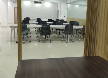 Rent flexible a 1000 m² Coworking space  in New Delhi,  RZ (110045) - 1 | MatchOffice