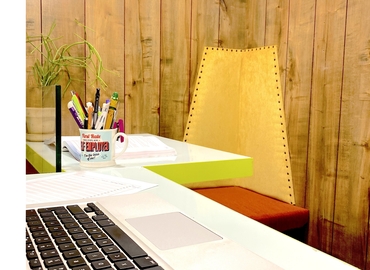 Choose a 10 m² Conference center in Mumbai Central, Ama House (400 005) - 2 | MatchOffice.com