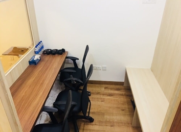 Choose a 400 m² Convention center in Mumbai Central, Tardeo Road (400034) - 2 | MatchOffice.com