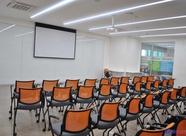 799975 m² Coworking space  in Mumbai Central, India Bulls Centre (400013) - 2 | MatchOffice