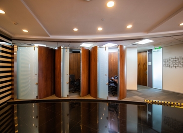 1700 m² Co-working  in Mumbai Central, FIFC (400051) - 1 | MatchOffice.com