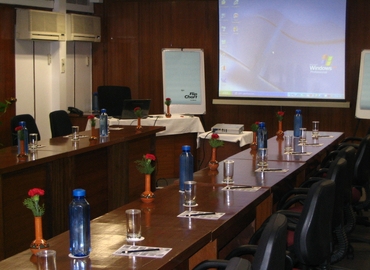 Rent a 970 m² Conference center in New Delhi, Building no. 21 (110019) - 1 | MatchOffice.com