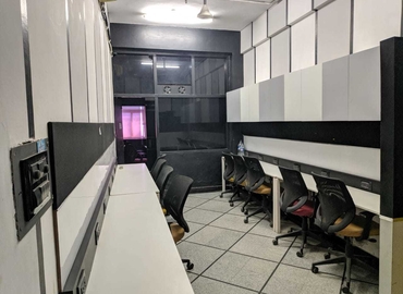 2700 m² Business space building up for rent in New Delhi, 303 (110034) - 1 | MatchOffice