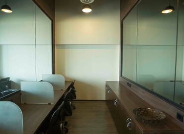 40 m² Coworking in Mumbai Central, Senapati Bapat Marg 2 (400013) - 2 | MatchOffice