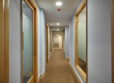 30 m² Convention center in Bangalore Central, The Twin Oaks building (560066) - 1 | MatchOffice.com