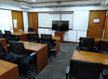 220 m² Business space building available to rent in New Delhi, 21 (110019) - 8 | MatchOffice
