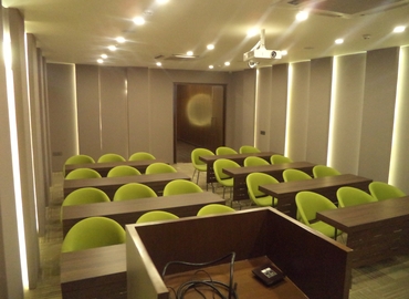 Rent a 550 m² Convention center in New Delhi, Bhai Vir Singh Marg 7 (110001) - 1 | MatchOffice