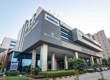 30 m² Serviced office in Noida, 5th Floor (201309) - 2 | MatchOffice.com