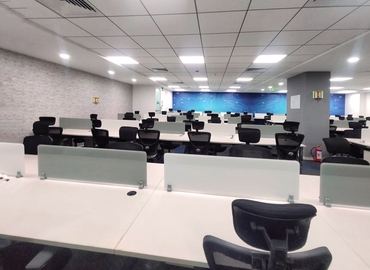 40 m² Business space in Ahmedabad, 4th Floor (380051) - 3 | MatchOffice.com