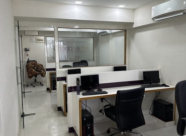 100 m² Business space in Ahmedabad, Bodak Dev Road A1 (380054) - 3 | MatchOffice.com