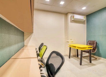 40 m² Coworking space  in New Delhi, Building No-55 (110001) - 6 | MatchOffice