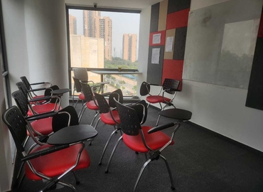 112 m² Coworking  in Gurgaon, Pioneer Urban Square (122011) - 1 | MatchOffice.com