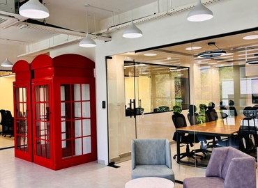 600 m² Business space in Kochi, Chittethukara (682030) - 1 | MatchOffice.com
