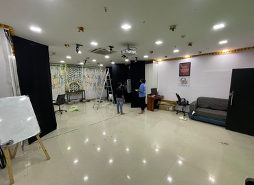 Office New Link Rd 400104 Mumbai Central