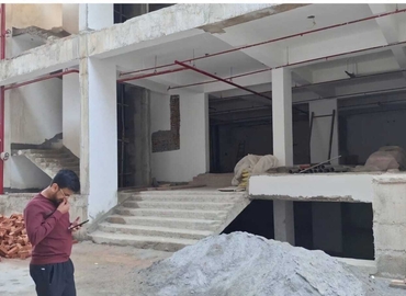 242 m² Commercial shop for rent in Noida, Sector 49 (201304) - 5 | MatchOffice