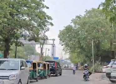 43 m² Commercial shop for rent in Noida, Sector 50 (201301) - 2 | MatchOffice.com