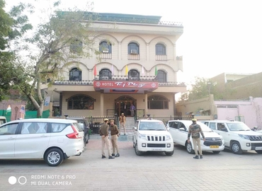  Conference room in Agra, Taj East Gate Rd (282001) - 0 | MatchOffice.com