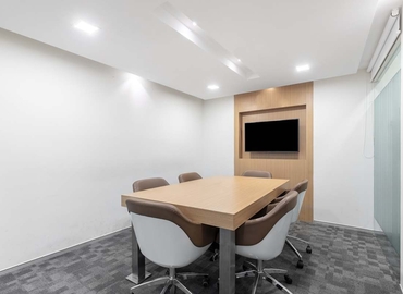 10 m² Serviced office in Indore, Yeshwant Niwas Road (452003) - 2 | MatchOffice.com
