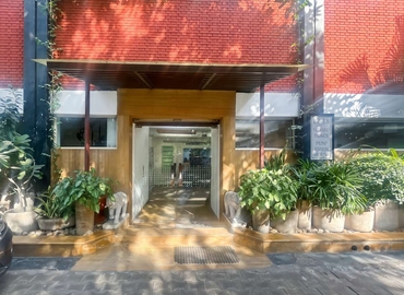 10 m² Business space in New Delhi, Punj Essen House (110019) - 1 | MatchOffice