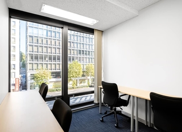 10 m² Shared workspace  in Tokyo, 1-3-5 Akasaka (107-0052) - 3 | MatchOffice.com