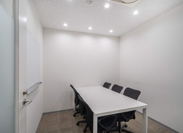 10 m² Business park in Kyoto, 24 Karasuma Dori 3 jo Higashi Hairu Umetada-cho (604-8136) - 1 | MatchOffice.com