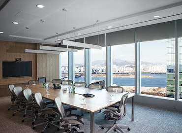 47 m² Meeting room in Seoul Yeouido-dong, Level 22 (07326) - 0 | MatchOffice.com