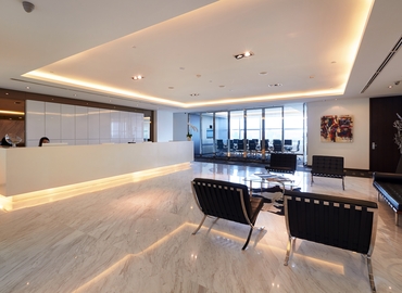100 m² Business center building available to rent in Kuala Lumpur, Level 27 (50470) - 1 | MatchOffice.com