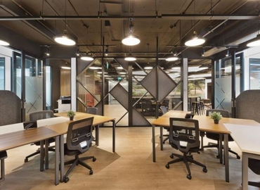 49 m² Business space building available to rent in Singapore CBD, 24 Raffles Pl (048621) - 2 | MatchOffice.com