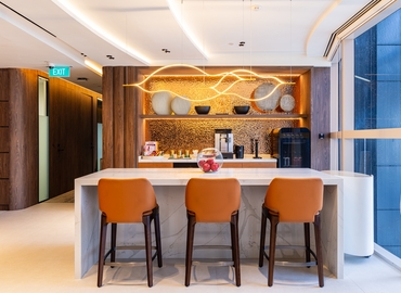 300 m² Business space in Suntec City, Centennial Tower (039190) - 1 | MatchOffice.com