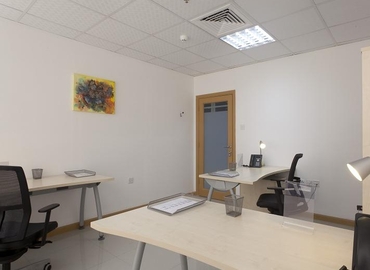 55 m² Shared workspace  in Abu Dhabi, Al Hilal Building (%[postal_code]) - 2 | MatchOffice.com