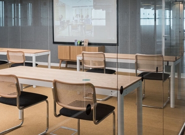 40 m² Serviced office property available to rent in Dubai, The Offices 4 (%[postal_code]) - 2 | MatchOffice