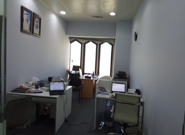 50 m² Business park place for rent in Dubai, 22nd floor Al Masraf Tower Baniyas Road (%[postal_code]) - 2 | MatchOffice