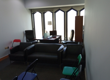 100 m² Business park place up for rent in Dubai, 22nd floor Al masraf tower Baniyas Road (%[postal_code]) - 1 | MatchOffice