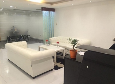 40 m² Business space property for rent in Dubai, JUMEIRAH LAKE TOWERS (%[postal_code]) - 0 | MatchOffice