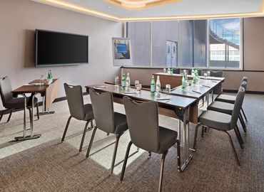 300 m² Meeting room in Dubai, Marasi Drive (%[postal_code]) - 2 | MatchOffice
