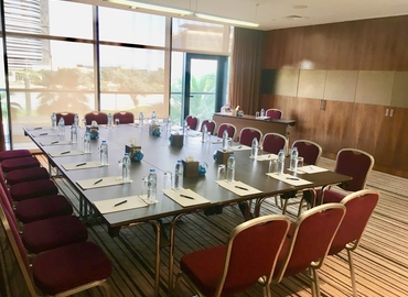 435 m² Conference room in Abu Dhabi, Yas Dr Street (%[postal_code]) - 3 | MatchOffice.com