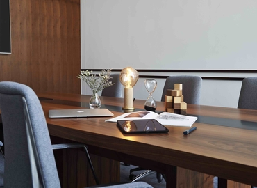 40 m² Meeting room in Dubai, Al Jadaf - Dubai Canal (%[postal_code]) - 1 | MatchOffice
