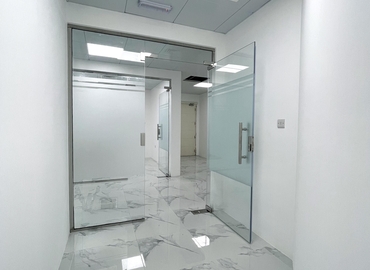 350 m² Business space in Abu Dhabi, Fatima Bint Mubarak Street (%[postal_code]) - 11 | MatchOffice.com