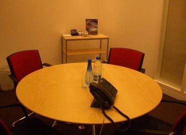 100 m² Conference room in Dubai, Burjuman Business Tower (%[postal_code]) - 1 | MatchOffice