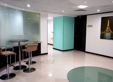 120 m² Serviced office in Abu Dhabi, Hamdan Bin Mohammed Street (%[postal_code]) - 1 | MatchOffice