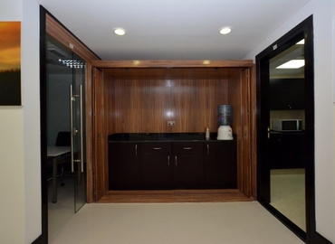 100 m² Business park in Abu Dhabi, 3rd Street 405 (%[postal_code]) - 1 | MatchOffice.com