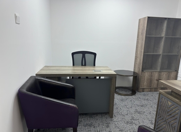 Office 777V+Q8G  Dubai