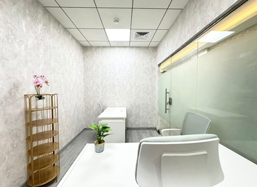 Office Iris Bay  Dubai