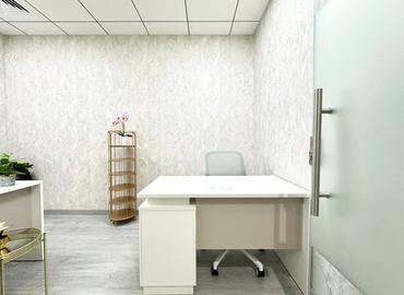 Office Iris Bay  Dubai