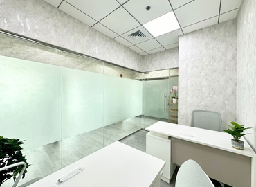 Office Iris Bay  Dubai