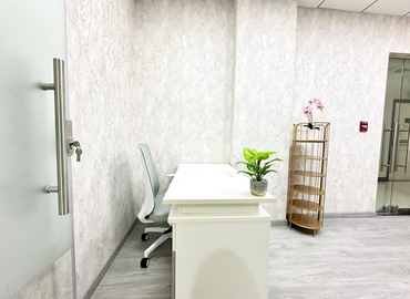 Office Iris Bay  Dubai