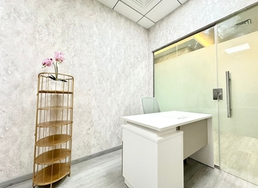 Office Iris Bay  Dubai