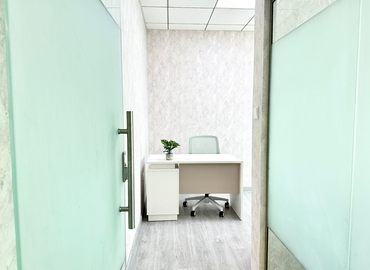 Office Iris Bay  Dubai