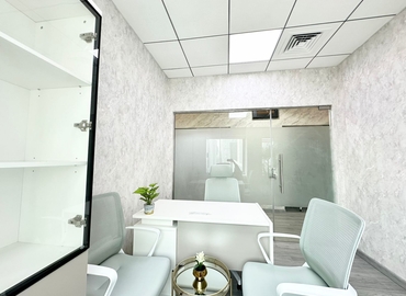 Office Iris Bay  Dubai